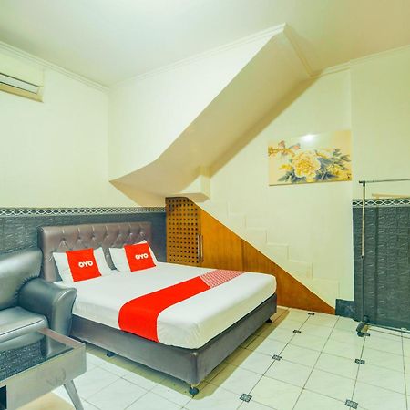 Oyo 93132 Modom Homestay Near Rs Islam Jakarta Pondok Kopi ภายนอก รูปภาพ