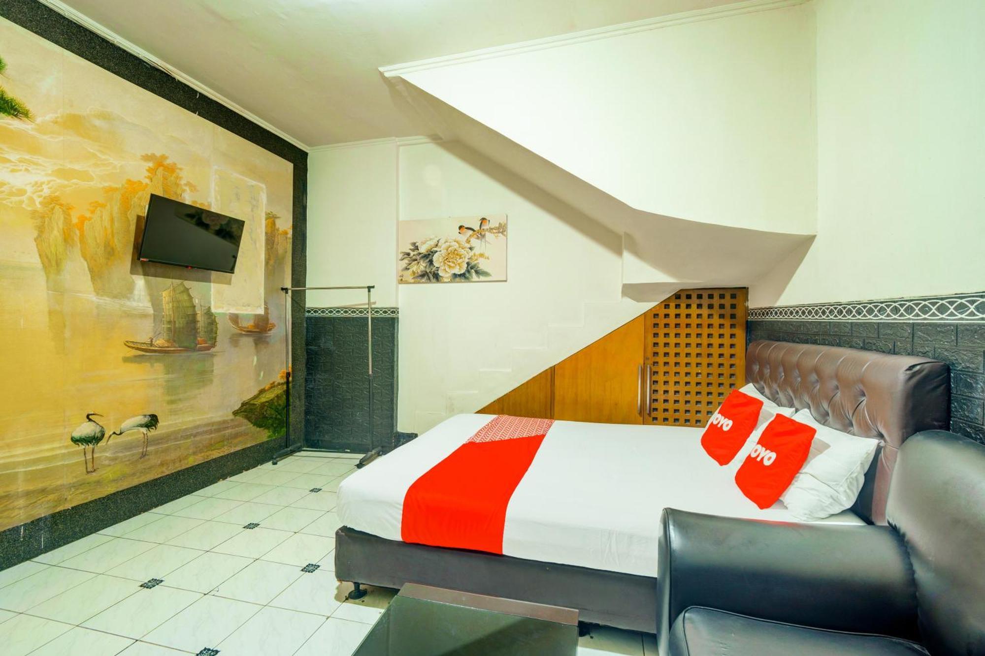 Oyo 93132 Modom Homestay Near Rs Islam Jakarta Pondok Kopi ภายนอก รูปภาพ