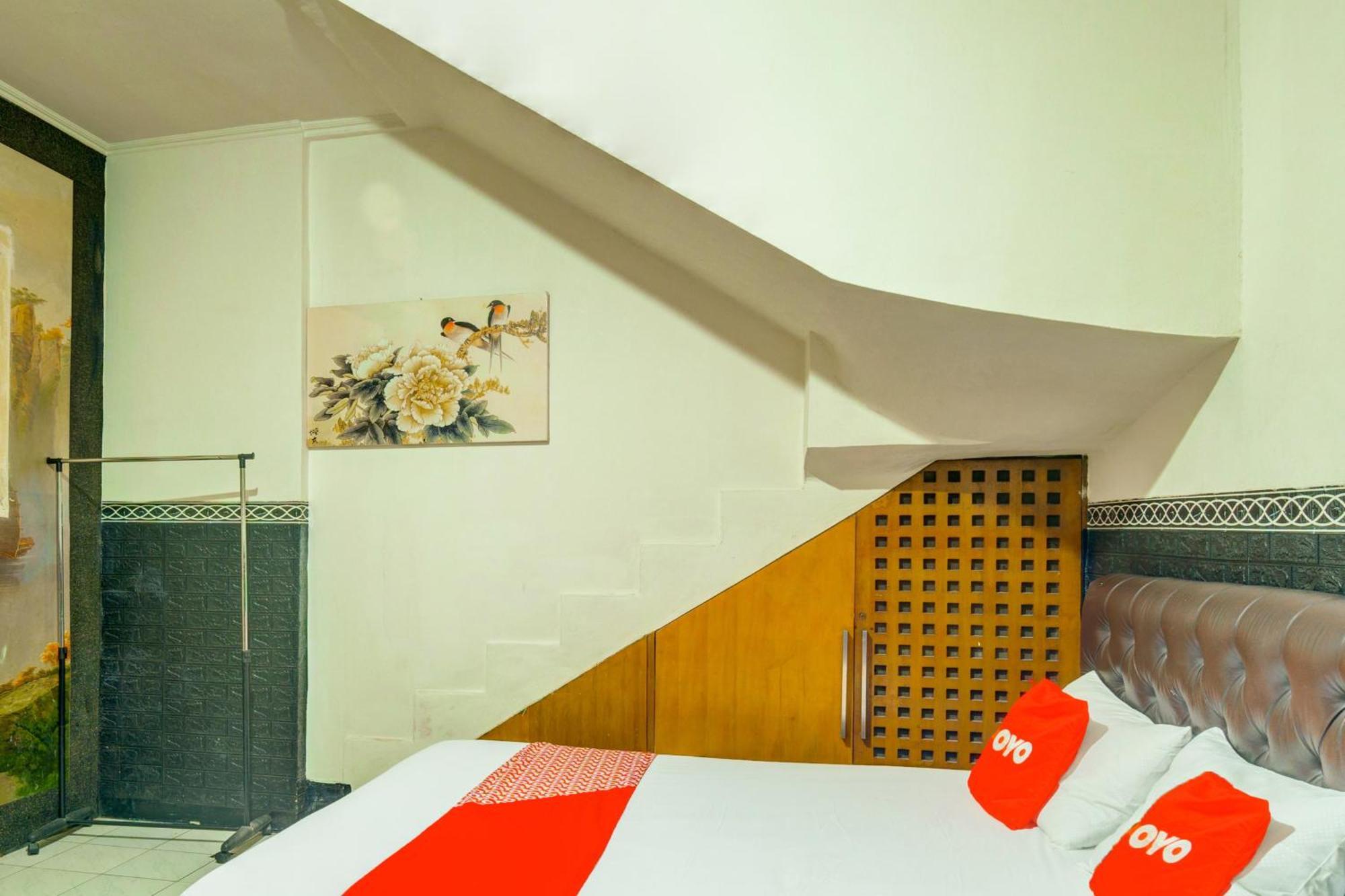 Oyo 93132 Modom Homestay Near Rs Islam Jakarta Pondok Kopi ภายนอก รูปภาพ