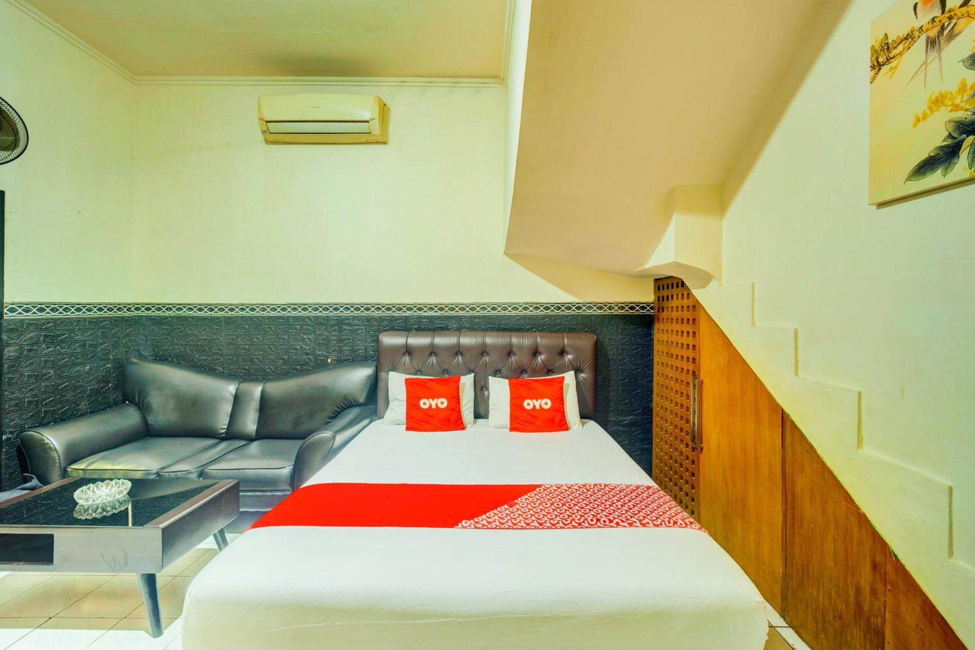 Oyo 93132 Modom Homestay Near Rs Islam Jakarta Pondok Kopi ภายนอก รูปภาพ