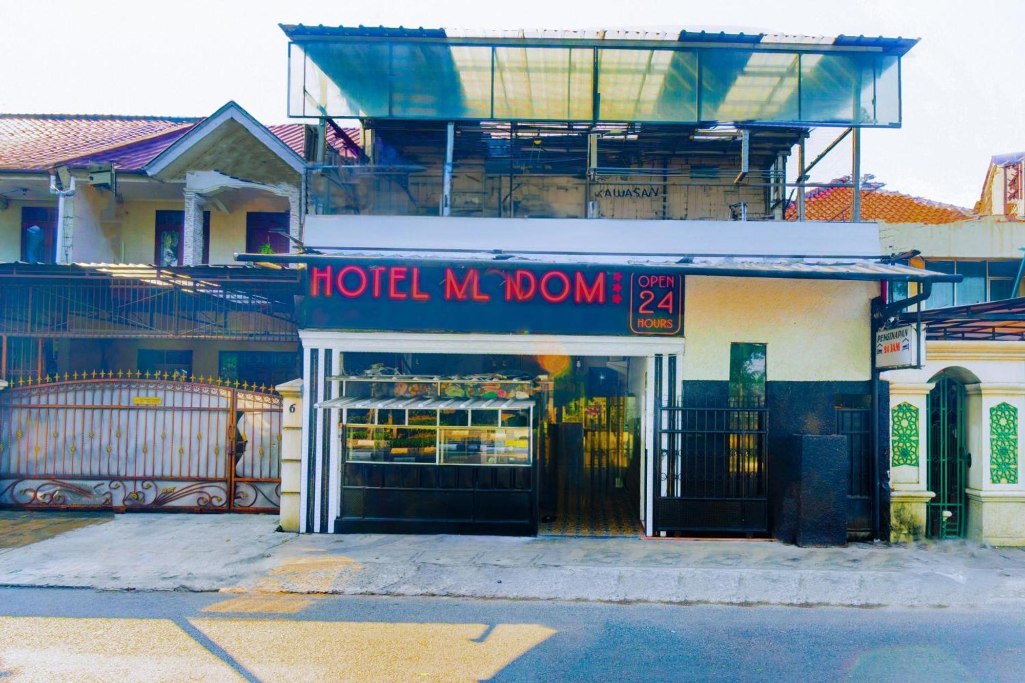Oyo 93132 Modom Homestay Near Rs Islam Jakarta Pondok Kopi ภายนอก รูปภาพ
